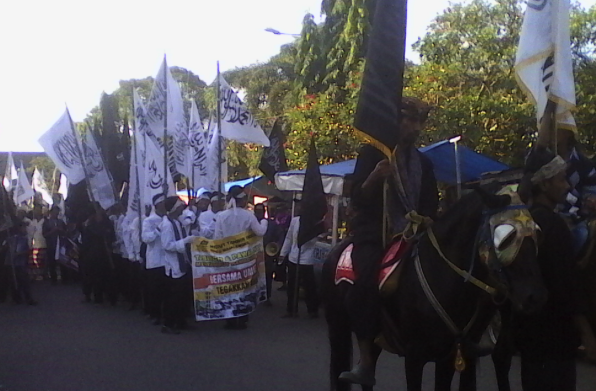 Pawai Tarhib Ramadhan 1436 H  HTI Majalengka Diikuti Ratusan Umat Islam