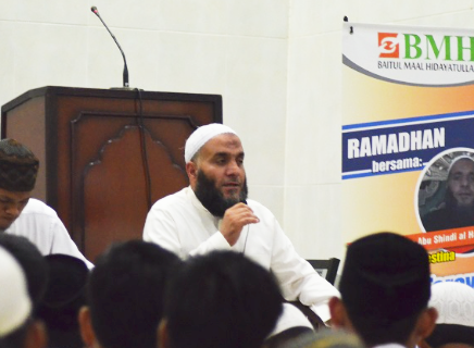 Shalat Subuh Pertama Ramadhan bersama Imam Palestina