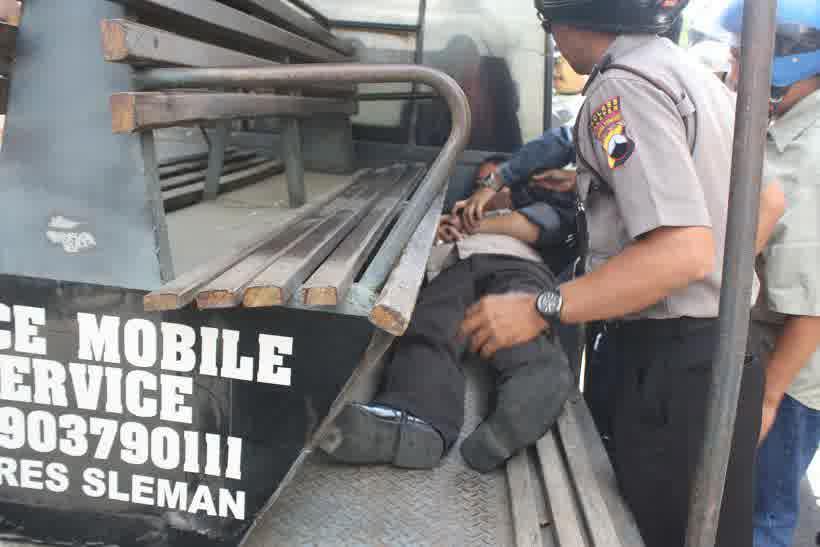 Polisi Dikeroyok Massa di Prambanan, Karena Suka Teror Tukang Parkir