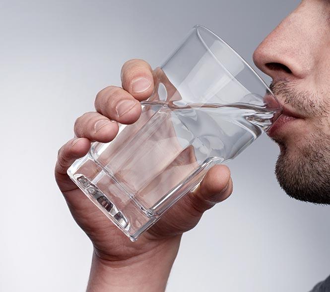 Benarkah Tubuh Kita Membutuhkan 8 Gelas Air Per Hari?