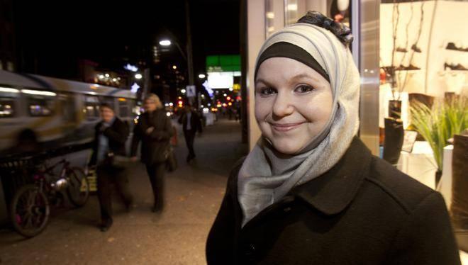 Mualaf Amanda Redmond: Hijab Menginspirasinya Membuka Butik Muslimah