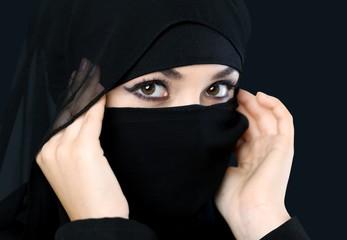 Jawaban Cerdas Netizen untuk Membungkam Pengolok Syariat Hijab