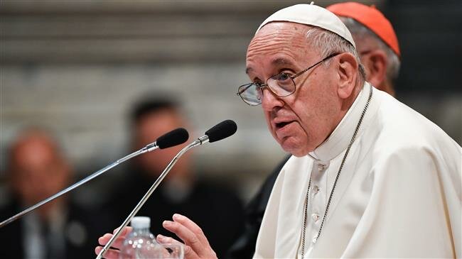 Paus: Kasus Pelecehan Seksual harus Dilaporkan ke Gereja Bukan Polisi