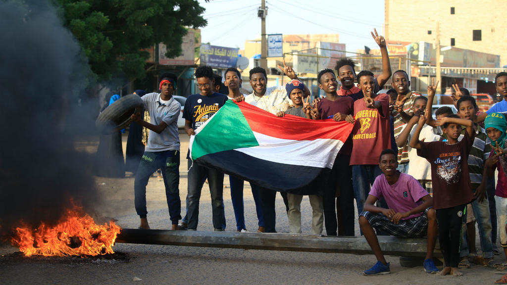 Demonstran Sudan Kecam Pembunuhan 4 Pelajar Jelang Pembicaraan Transisi