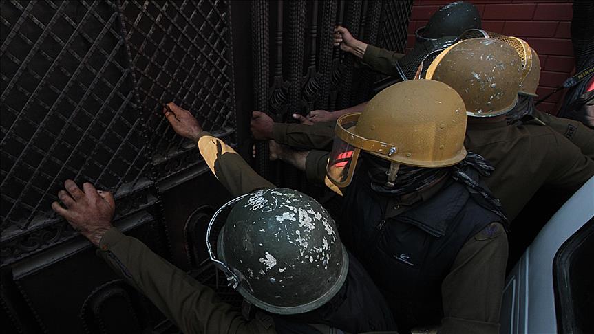 Intelijen India Serang Rumah Para Aktivis Kashmir