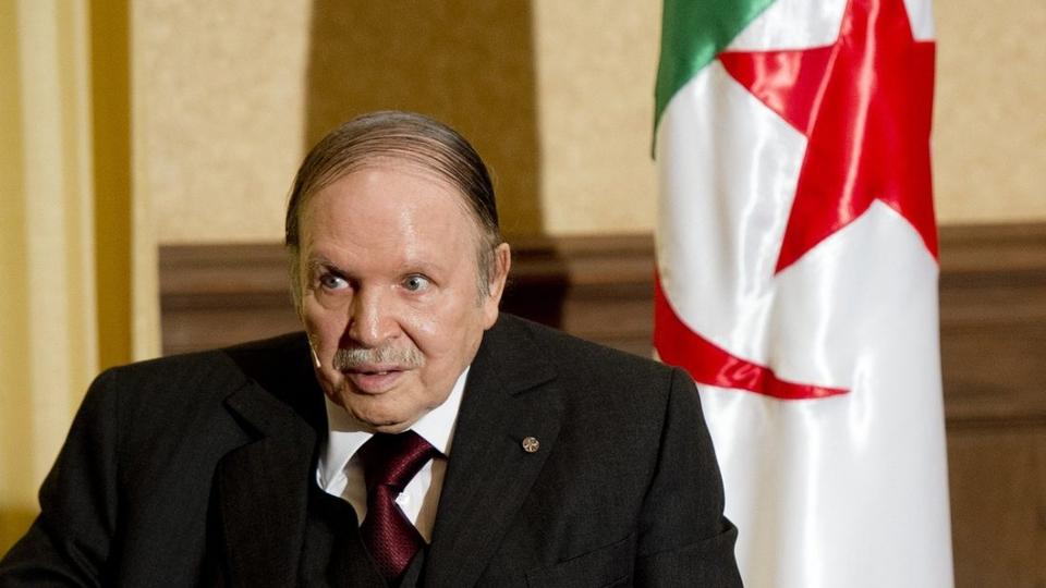 Presiden Aljazair Resmi Mengundurkan Diri