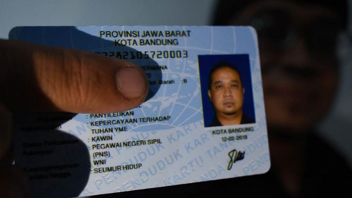 Bandung Terbitkan KTP Pertama untuk Penganut Aliran Kepercayaan