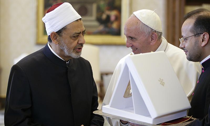 Imam Besar Al-Azhar Bertemu Paus Fransiscus Bahas Terorisme