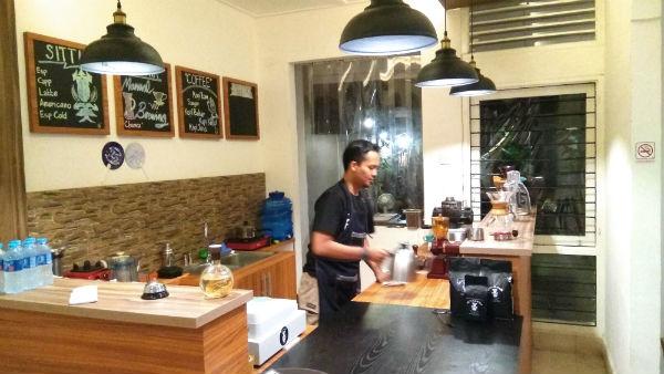 Menikmati Sensasi Kopi Khas Aceh dengan Nuansa Vintage di Sitti Kawwa Coffee and Snack