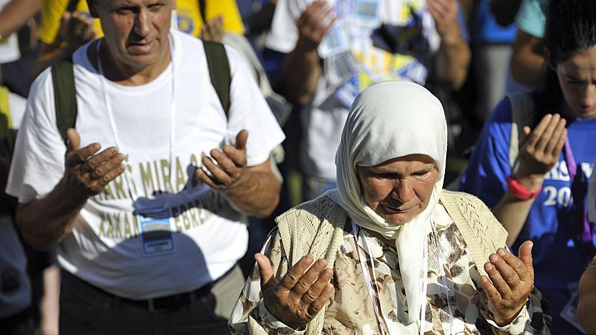 Ribuan Orang Gelar Pawai Damai untuk Hormati Korban Genosida Srebrenica