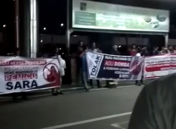 Neno Warisman diserang Setiba di Bandara Hang Nadim Batam