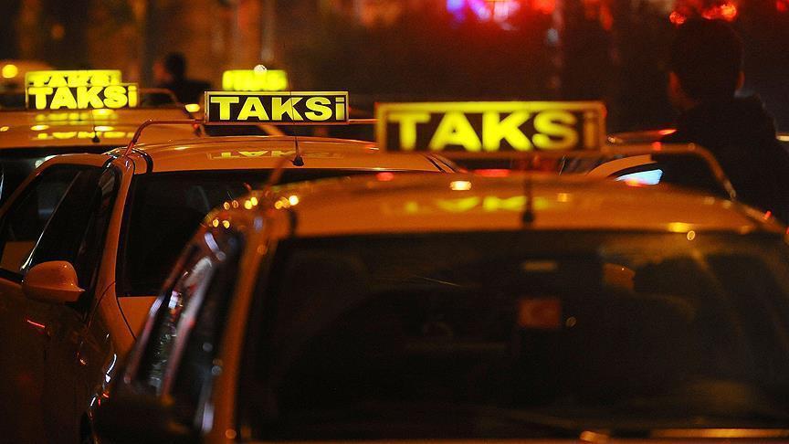 Supir Taksi di Istanbul Protes Keberadaan Uber