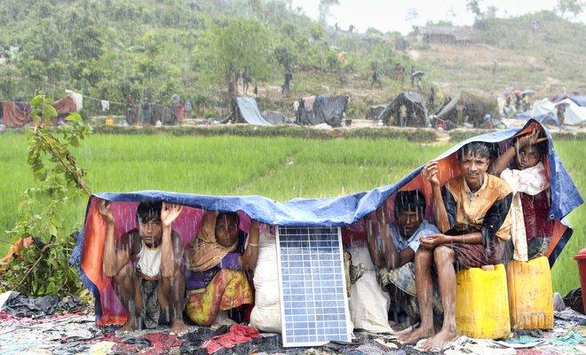 Hujan Lebat Semakin Menambah Kesengsaraan Pengungsi Muslim Rohingya di Bangladesh