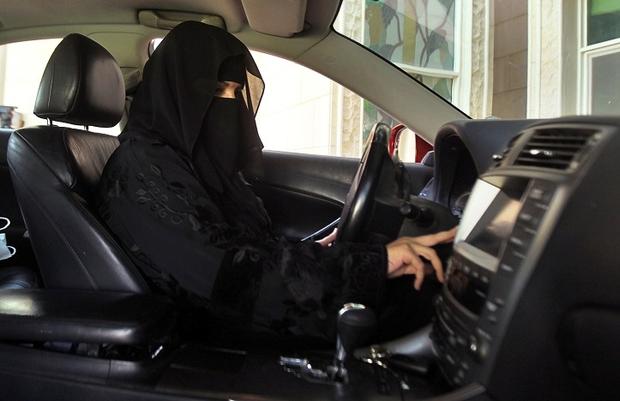 Pria Saudi Ditangkap Setelah Mengancam Akan Membakar Pengemudi Wanita dan Mobilnya