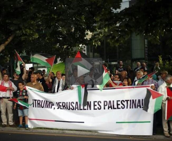 Protes Keputusan Trump, Demonstran Chili: Yerusalem Adalah Palestina
