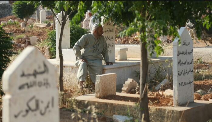 Rezim Assad Bombardir Pemakaman Umum di Hama Saat Muslim Ziarah Idul Fitri,  2 Orang Tewas