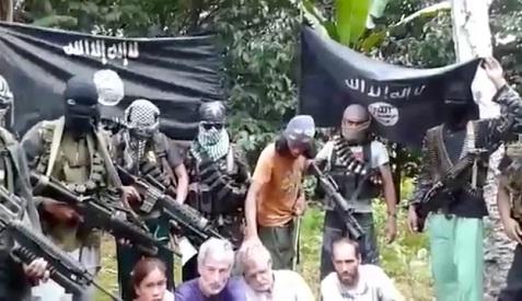 Abu Sayyaf Bebaskan 2 Polwan Filipina yang mereka Culik