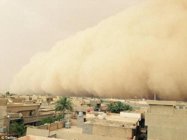 Badai Pasir 'Bantu' Daulah Islam (IS) Rebut Daerah Baru di Deir Al-Zor dari Militer Suriah