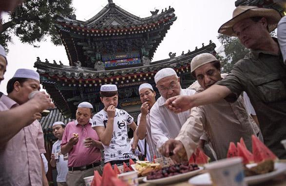 Muslim di Beberapa Negara Asia dan Afrika Rayakan Awal Idul Fitri Hari Senin
