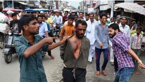 Ekstrimis Hindu India Pukuli Muslim yang Dituduh Sembelih Sapi