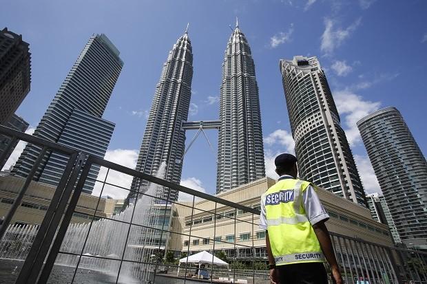 Polisi Malaysia Tangkap Anggota IS Tersangka Pelaku Pelemparan Granat di Sebuah Bar