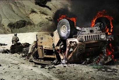 Bom Mobil Jibaku Taliban Jungkir Balikan Kendaraan Lapis Baja NATO di Kabul