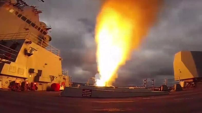 AS Bom Lokasi Radar Pemberontak Syi'ah Houtsi Setelah 2 Kapal Perangnya Dirudal 