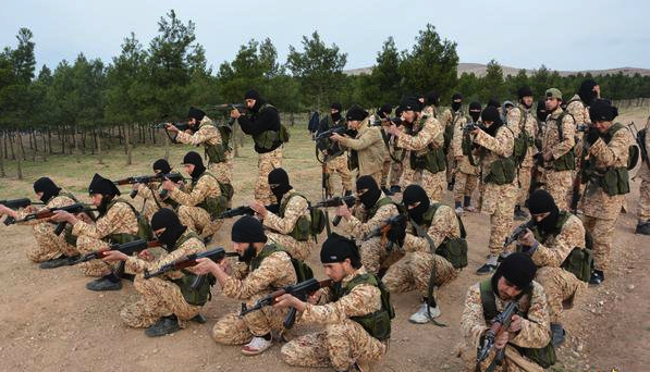 Daulah Islam (IS) Rekrut Lebih 50 Tentara Suriah yang Membelot di Deir Al-Zor