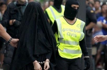 Spanyol Tangkap Wanita Muallaf yang Diduga Akan Bergabung dengan Daulah Islam (IS) di Suriah