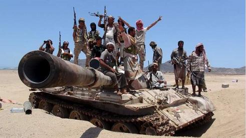 50 Lebih Tewas dalam Bentrokan Senjata antara Koalisi Saudi dan Pemberontak Syi'ah Houtsi di Taiz