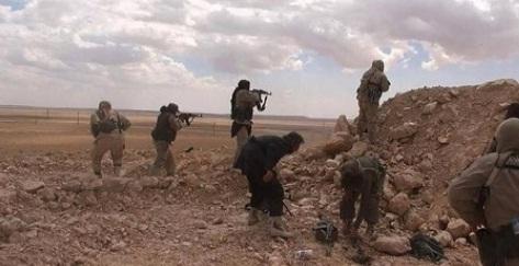 Serangan Mendadak Pejuang IS di Hama dan Homs Tewaskan dan Lukai 28 Tentara Suriah