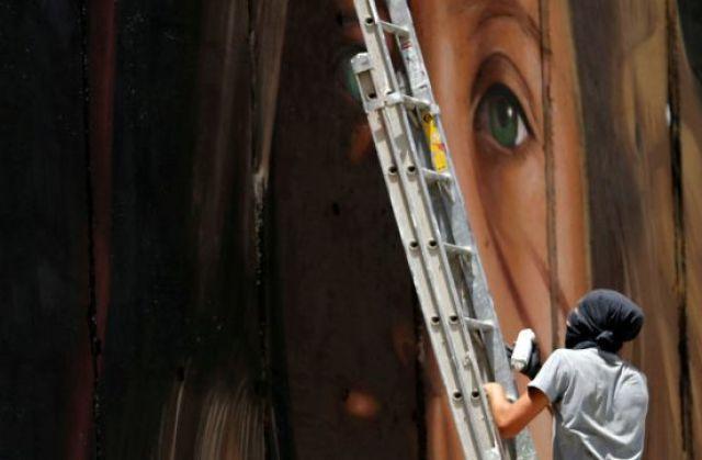 Seniman Italia Ditangkap Israel Hanya Karena Lukis Mural Remaja Palestina Ahed Al-Tamimi
