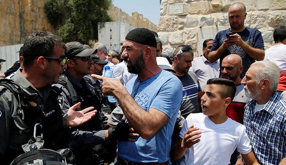 HRW: Tindakan Israel Mencabut Status Tinggal Orang Palestina adalah Kejahatan Perang 