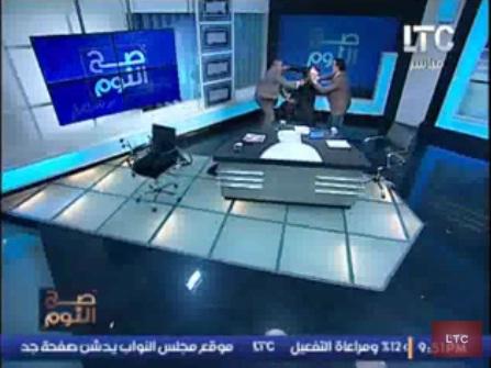 Pengacara Mesir Pukuli Mufti 'Sekuler' Australia dengan Sepatu di Acara TV Live