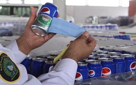 Arab Saudi Gagalkan Penyeludupan 48000 Kaleng Bir yang Disamarkan dengan Stiker Pepsi