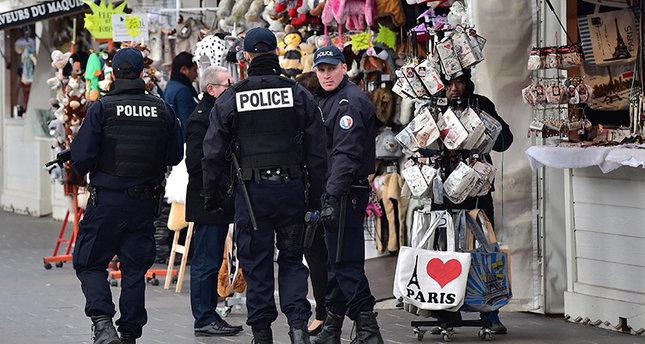 Prancis Awasi Lebih dari 17.000 Orang 'Tersangka Teroris' Sejak Awal Maret