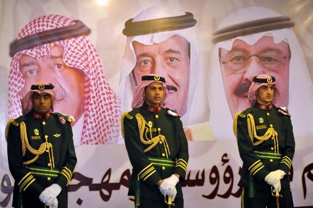 Orang Bersenjata Tembak Mati 2 Pengawal Istana Kerajaan Saudi di Ibukota Riyadh 
