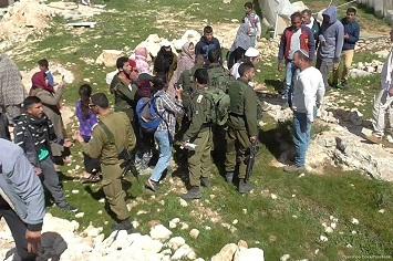 B'tselem: Tentara Zionis dan Pemukim Ilegal Yahudi Lakukan 'Serangan Gabungan' pada Desa Palestina