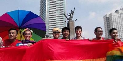 Untuk Pelaku Homo dan Lesbi, Mohon Baca Aturan yang Ada di Indonesia