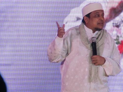 Kaum Nyinyir hingga Tantangan Mubahalah Haikal Hassan untuk Seseorang