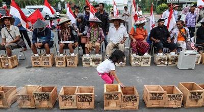Derita Petani Kendeng, Pengamat: Apa Mesti Raisa yang Cor Kaki agar Jokowi Keluar Sarang?