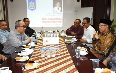 Sambangi Dua Media Swasta, TGB Cerita Kemajuan NTB