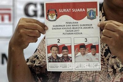 Di Kertas Suara Djarot Berpeci, Pengamat: Ahok Panik, Takut Kalah, & Takut Kehilangan Jabatan