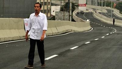 Jokowi Urusi Ekonomi mesti di Level Kebijakan, bukan dengan Masuk Gorong-gorong atau Nge-vlog