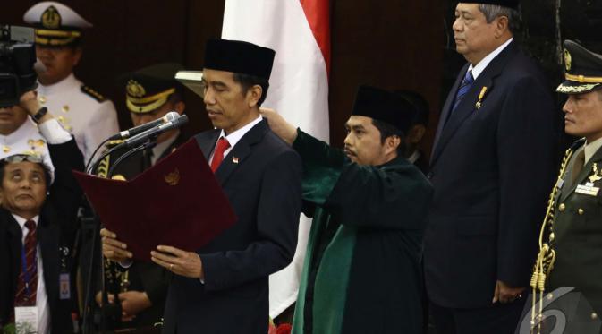 Hadiah Satu Tahun, DPR/MPR RI Diminta Lakukan Sidang Istimewa Lengserkan Jokowi
