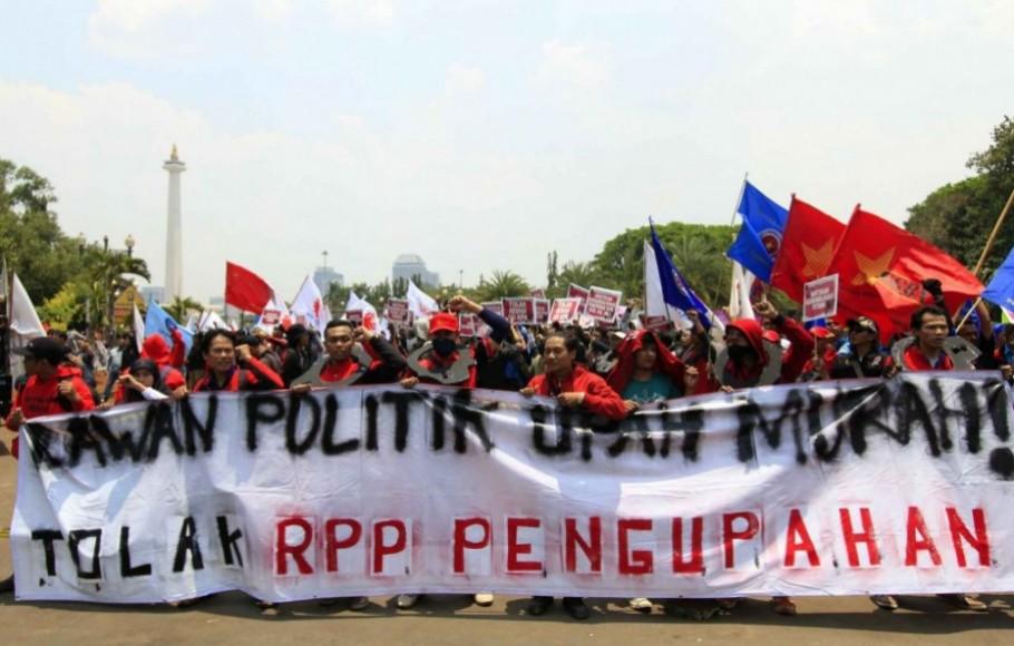 Buruh Indonesia Siap Gulingkan Jokowi jika Tidak Cabut PP No. 78
