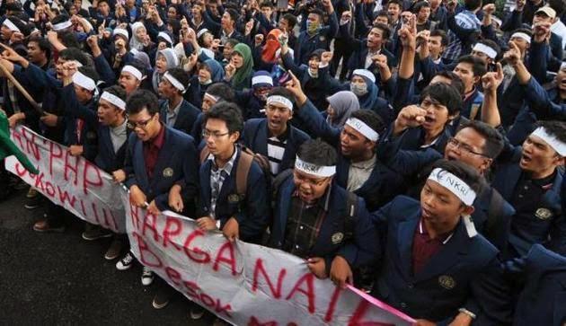 Terus Melakukan Perlawanan, Mahasiswa Ultimatum Jokowi Harus Turun Sebelum 2016