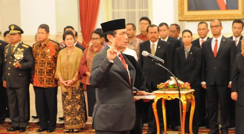 Jokowi Membonsai Wapres Jusuf Kalla dengan Kepala Staf Kepresidenan
