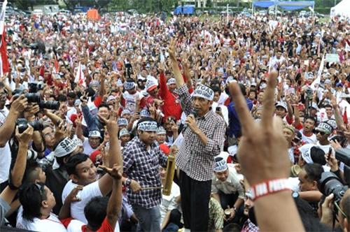 Satgas Anti Korupsi Jokowi-JK Hanya Kamuflase, Pencitraan, dan Hiburan