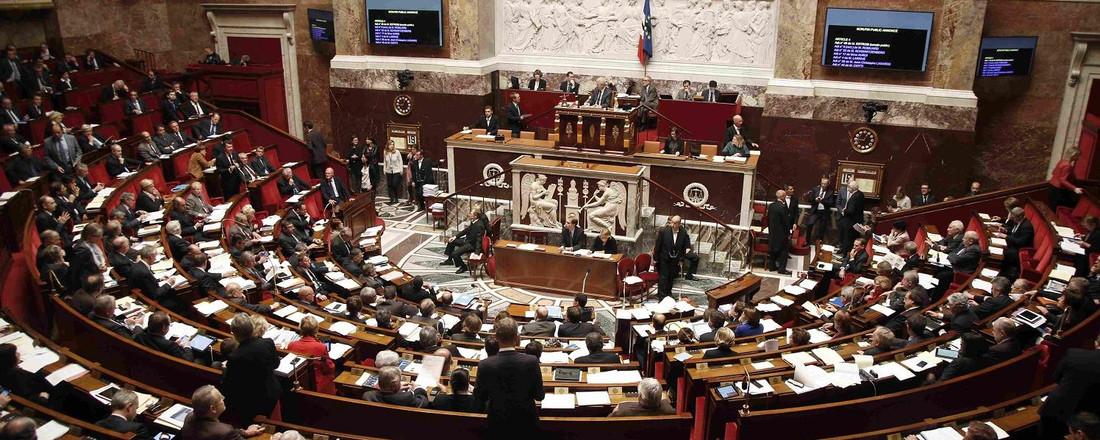 Parlemen Prancis Mendukung Perluasan dan Memperpanjang Serangan Udara di Suriah